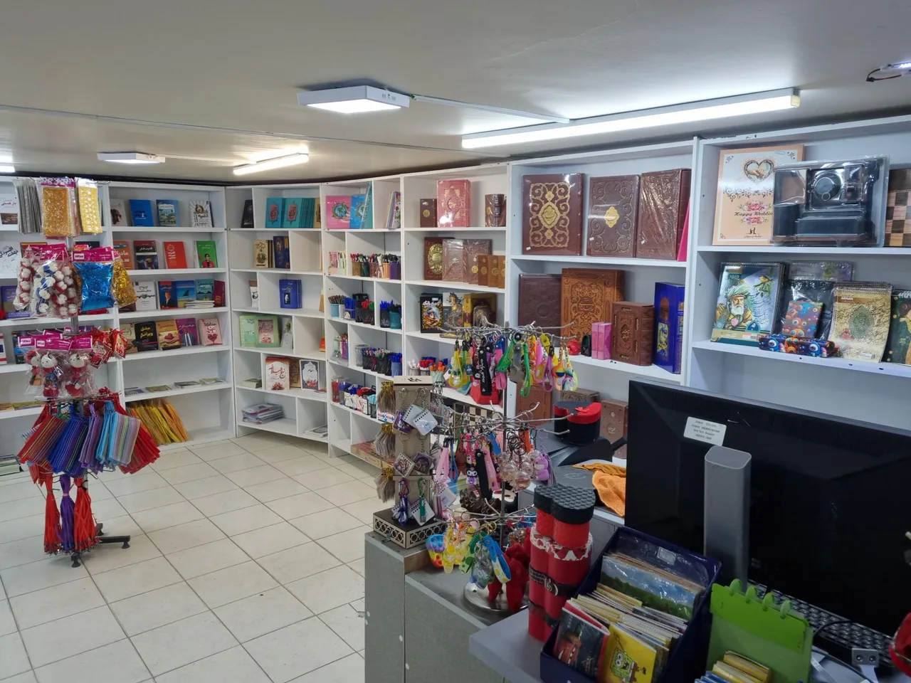 دنیای کتاب و هایپرتحریر آراستگان - تصویر 4