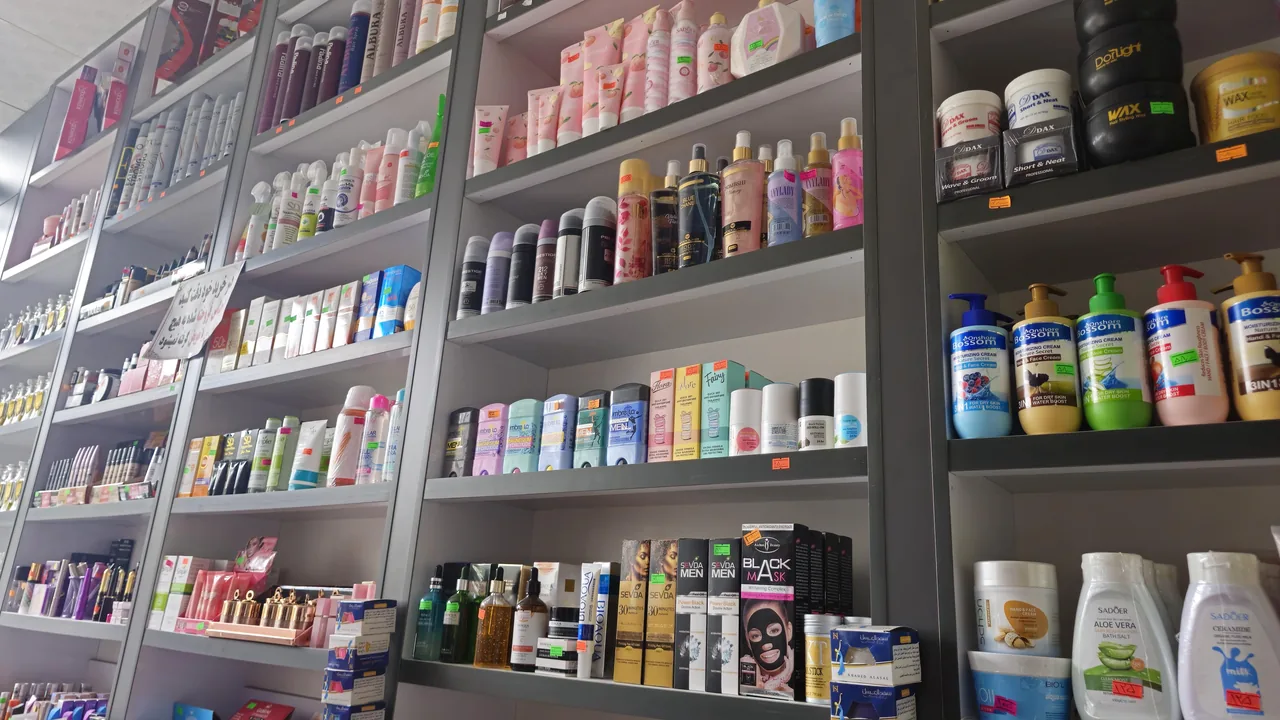 گالری آرایشی بِرکه