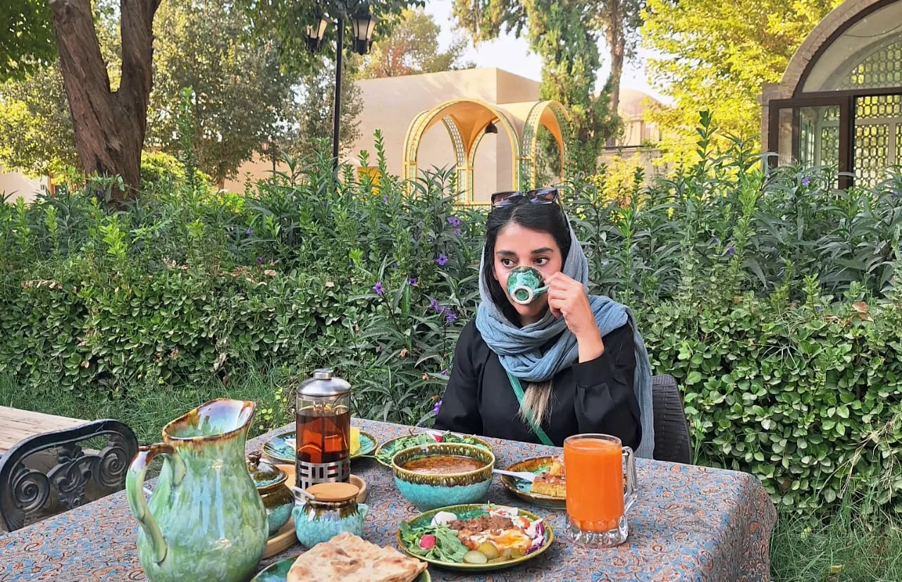 کافی باغ قصر آینه - تصویر 6