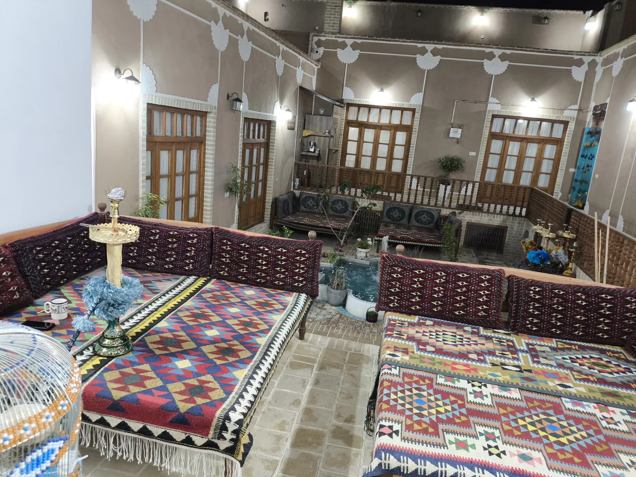 کافه بوم گردیه شب رویایی - تصویر 2