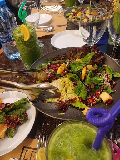 فست فود لتکا