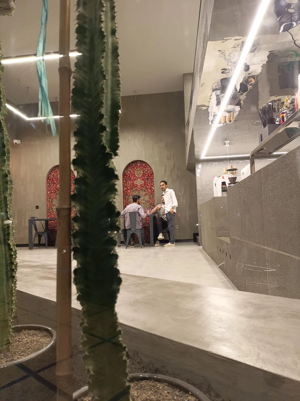 کافه خاکستری - تصویر 6