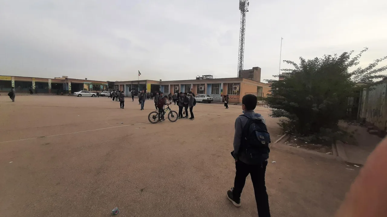دبیرستان پسرانه فرهنگیان ناحیه 3 اهواز - تصویر 3