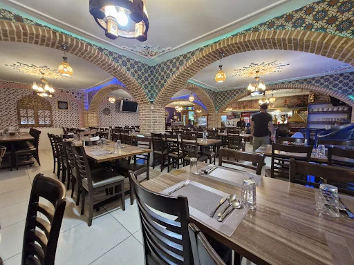 رستوران سنتی یاقوت