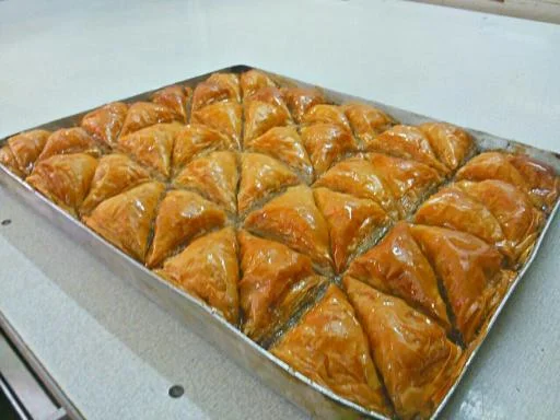 باقلوای اقدمی شعبه اصلی