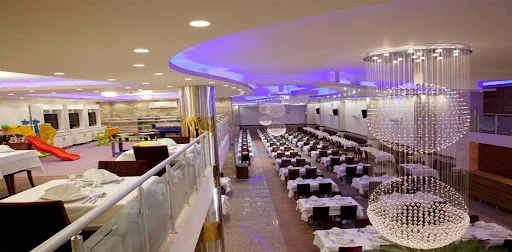 رستوران بین المللی ایپکیولو