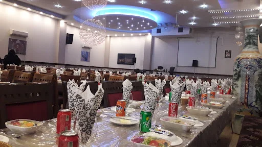 رستوران بین المللی ایپکیولو