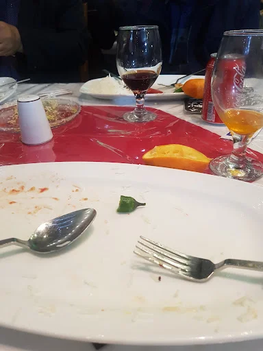 رستوران بین المللی ایپکیولو