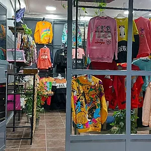ارزانکده پوشاک بچه‌گانه جذاب شو
