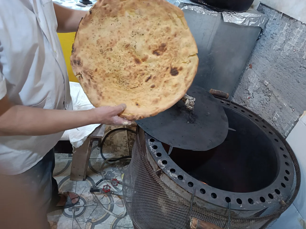 نان و سمبوسه وپیتزایی خانگی صاحب الزمان - تصویر 3