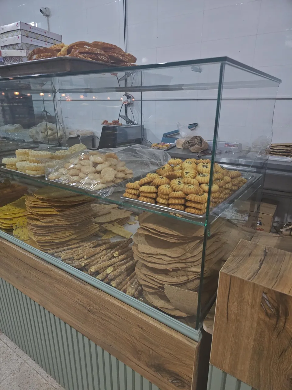 فروشگاه نان و شیرینی نان استار - نانوایی سنتی در کرمان - تصویر 5