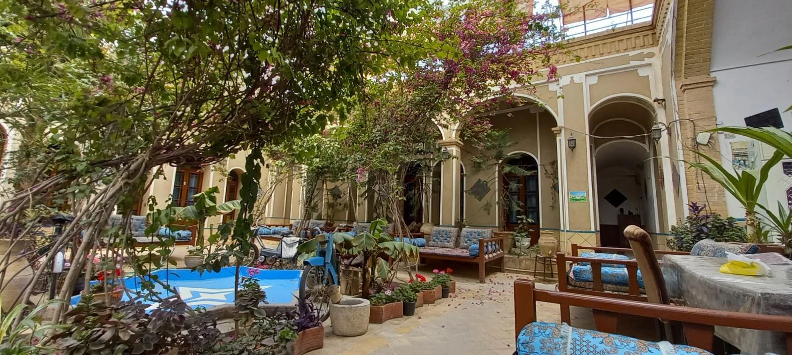 کلبه ترش وشیرین - تصویر 3