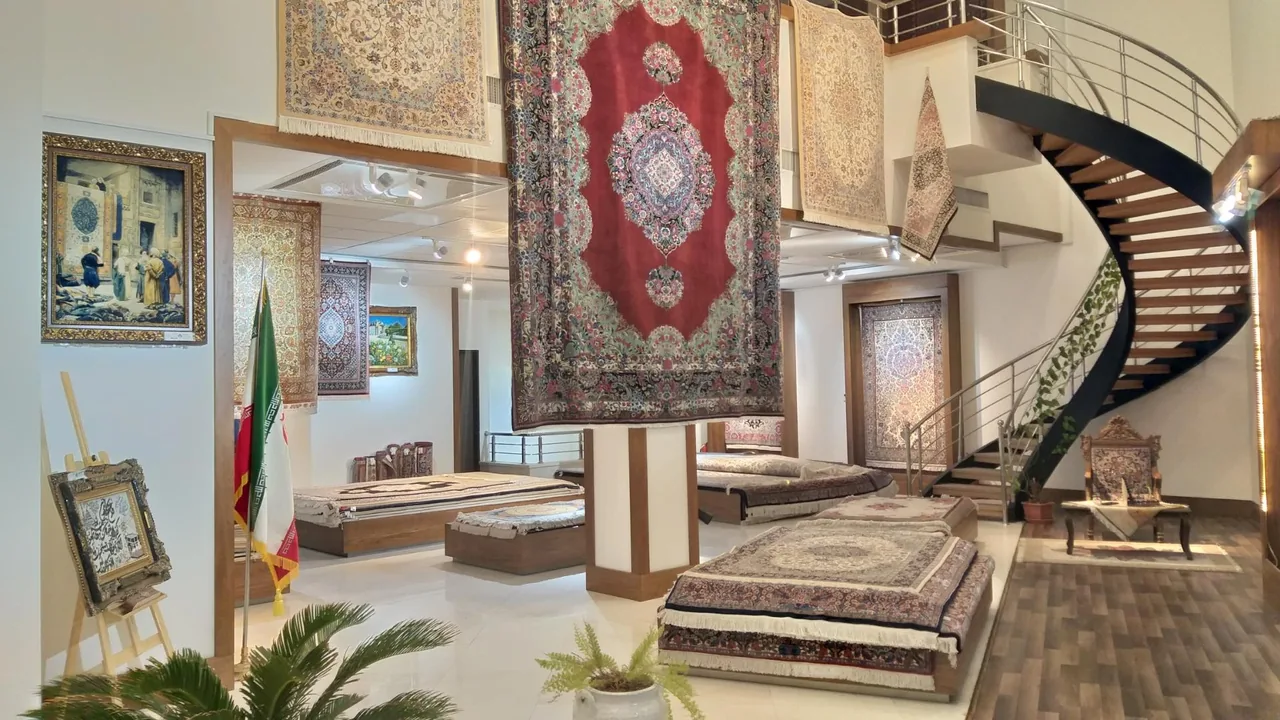 فروشگاه فرش دستبافت (شرکت فرش) - فرش و موکت در کرمان - تصویر 2