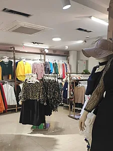 فروشگاه بزرگ پوشاک مارال