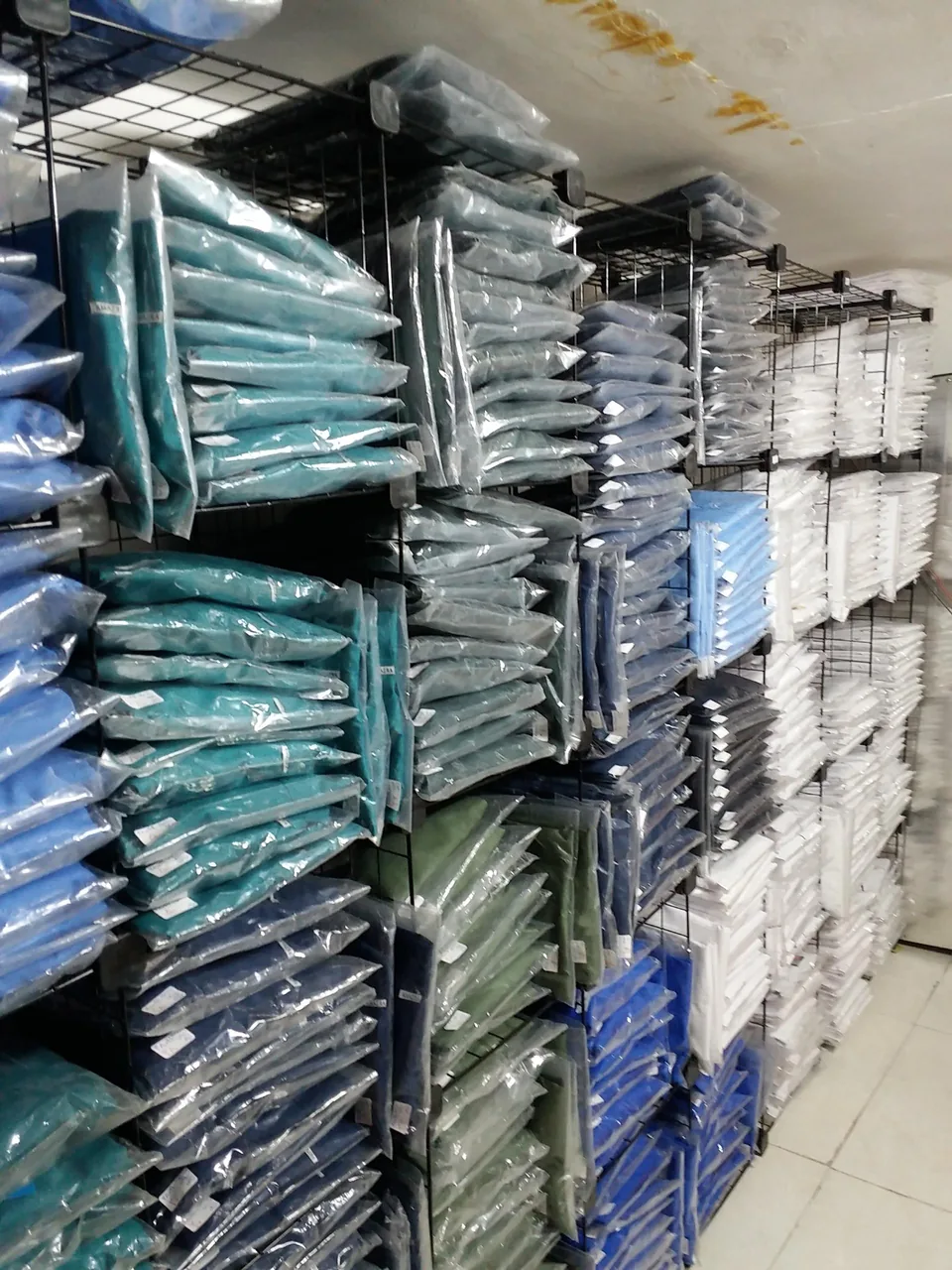 فروشگاه روپوش و البسه پزشکی زی کارا - پوشاک (عمومی) در کرمان - تصویر 4