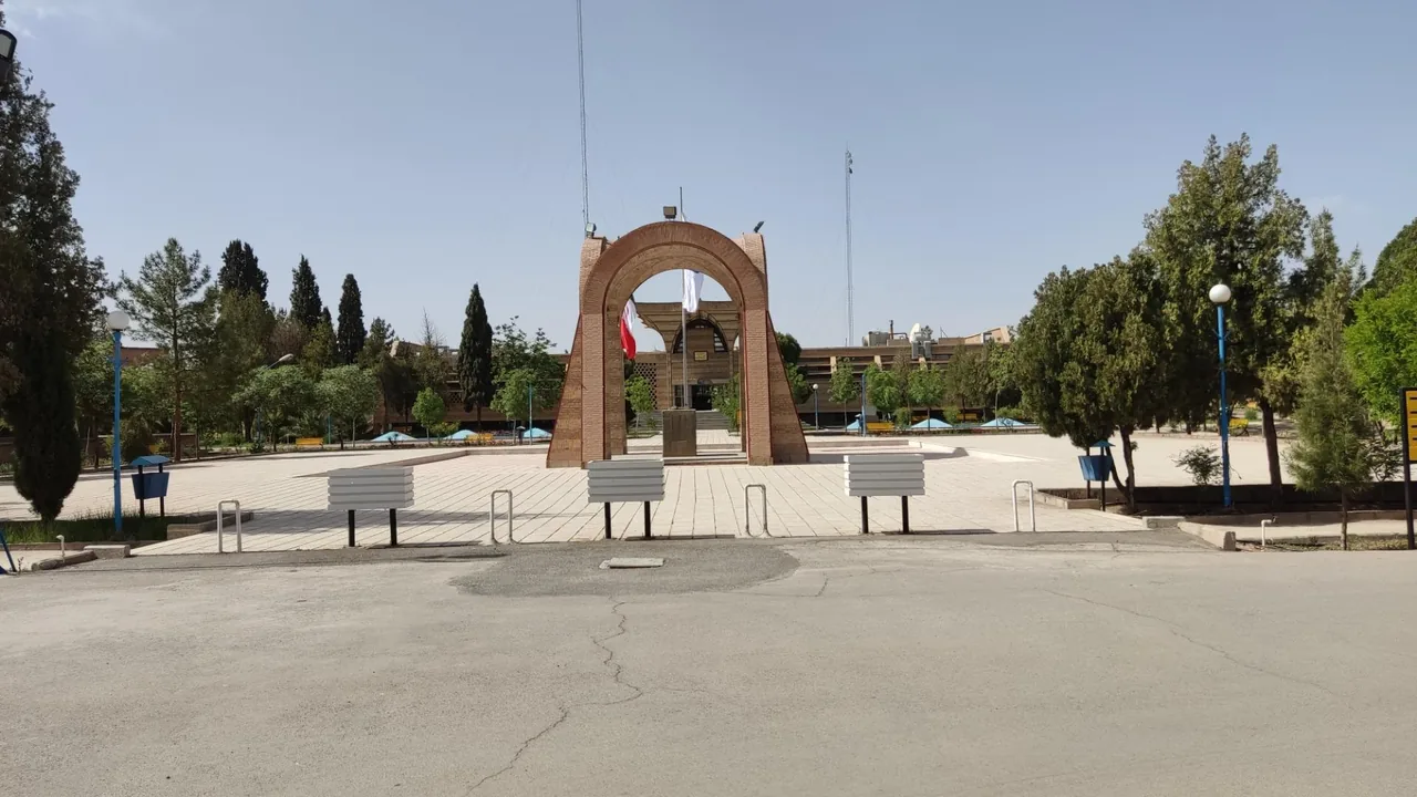 دانشکده فنی دانشگاه شهید باهنر کرمان - تصویر 2