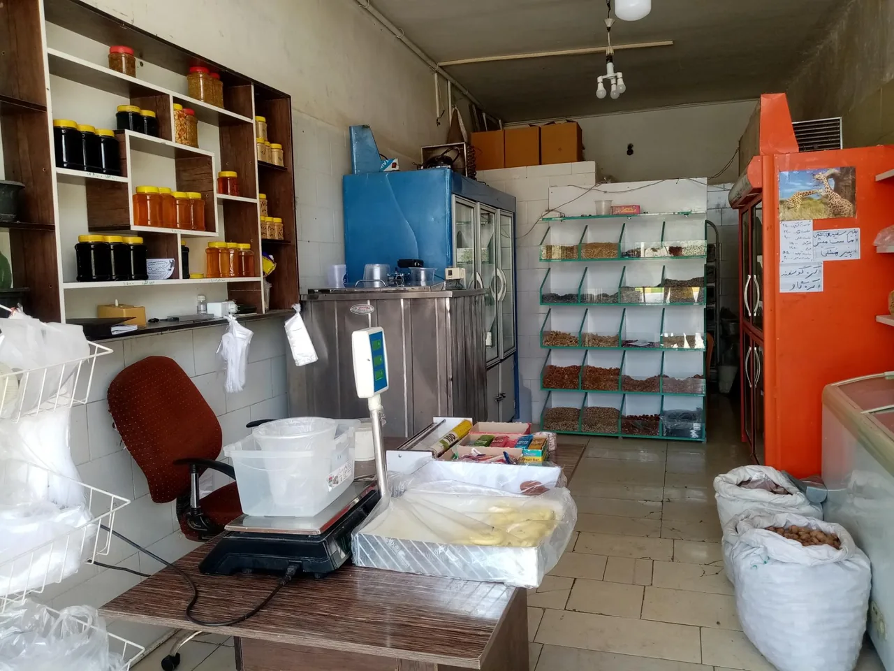 لبنیات و محصولات طبیعی قاسمی - خواربار و بقالی در کرمان - تصویر 2