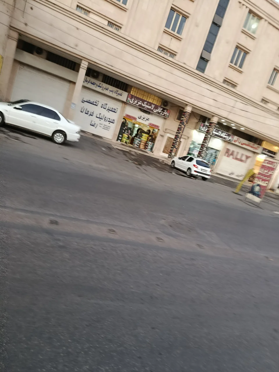 فروشگاه لاستیک عزیزی - تصویر 2