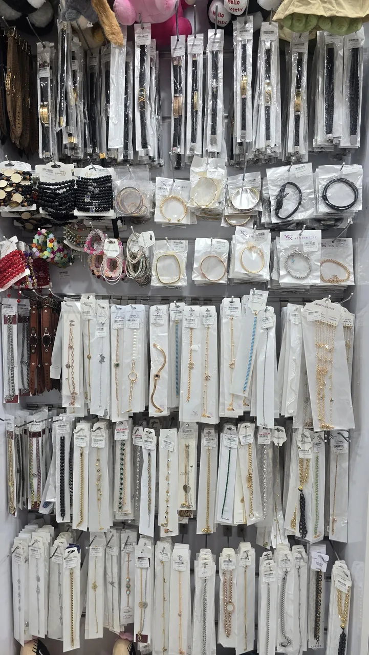 اکسسوری و بدلیجات علی - طلا و جواهر در یزد