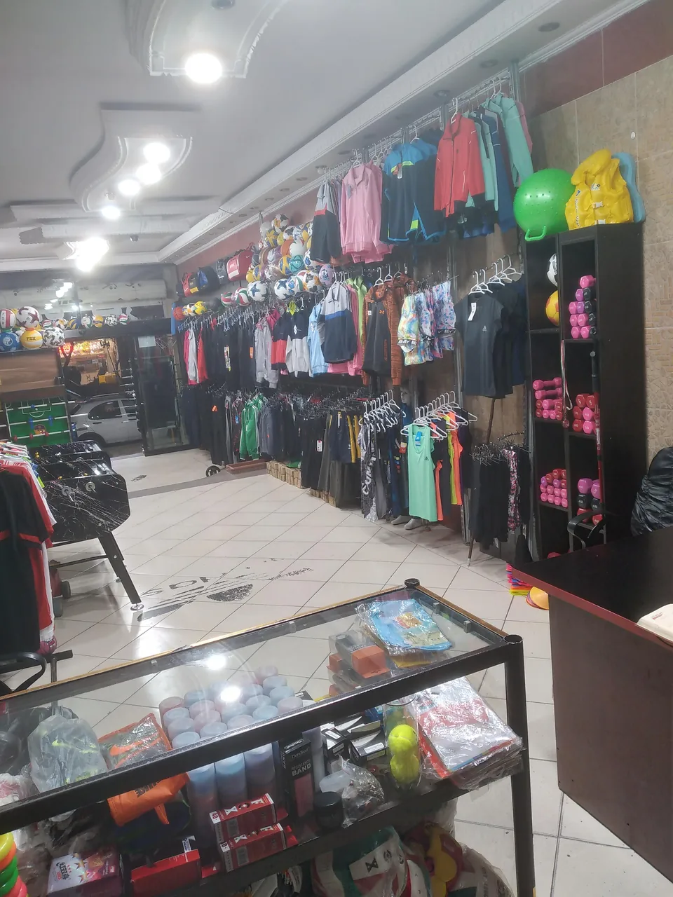 فروشگاه ورزشی توپُ تور - تصویر 2