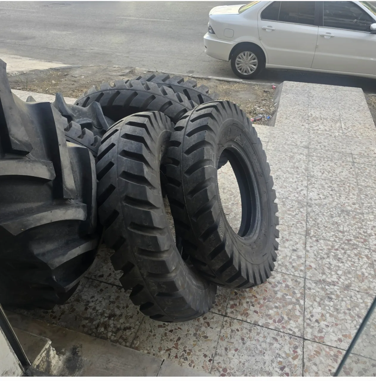 لاستیک جهانفر - تصویر 2