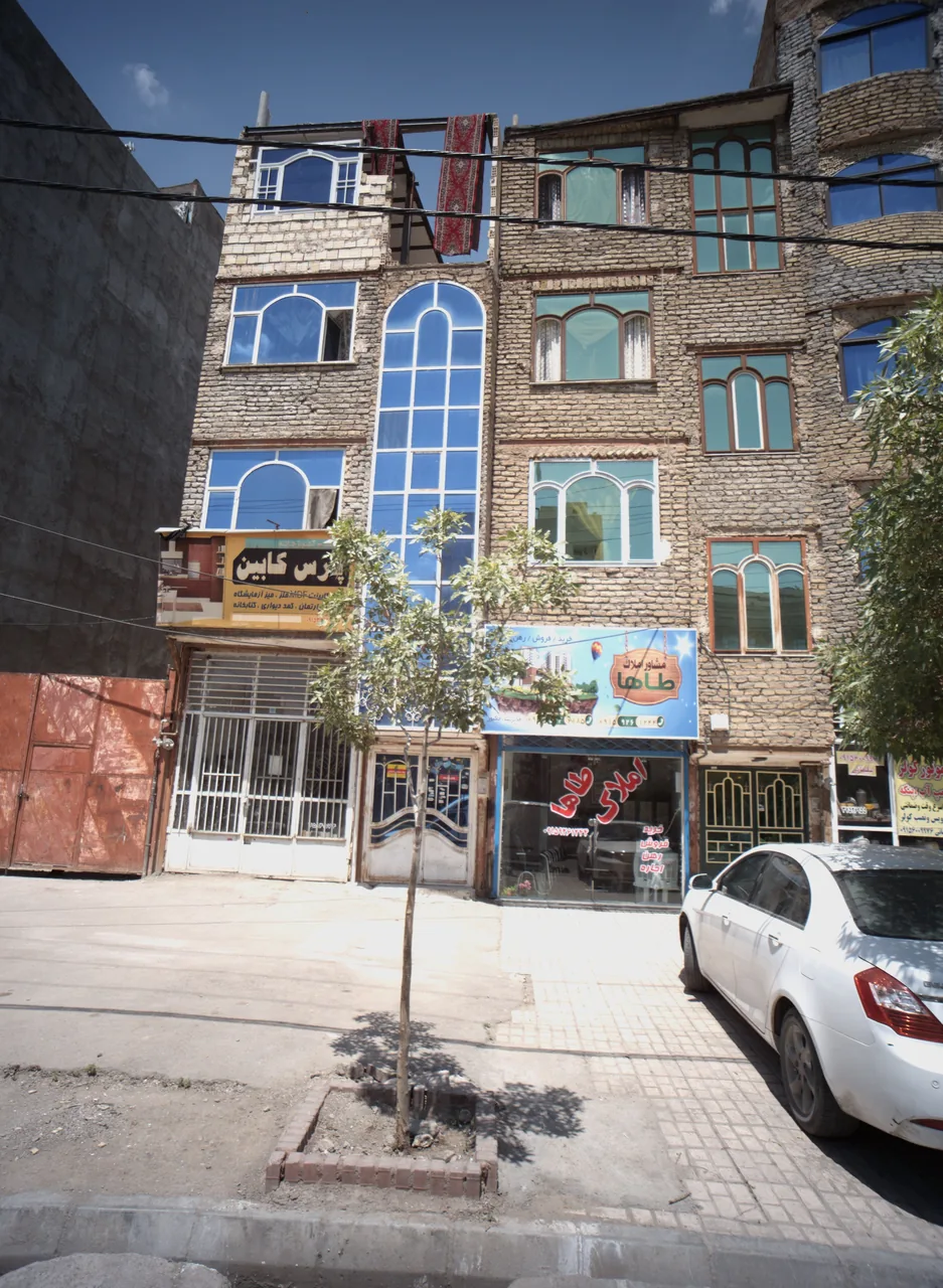 مشاور املاک طاها