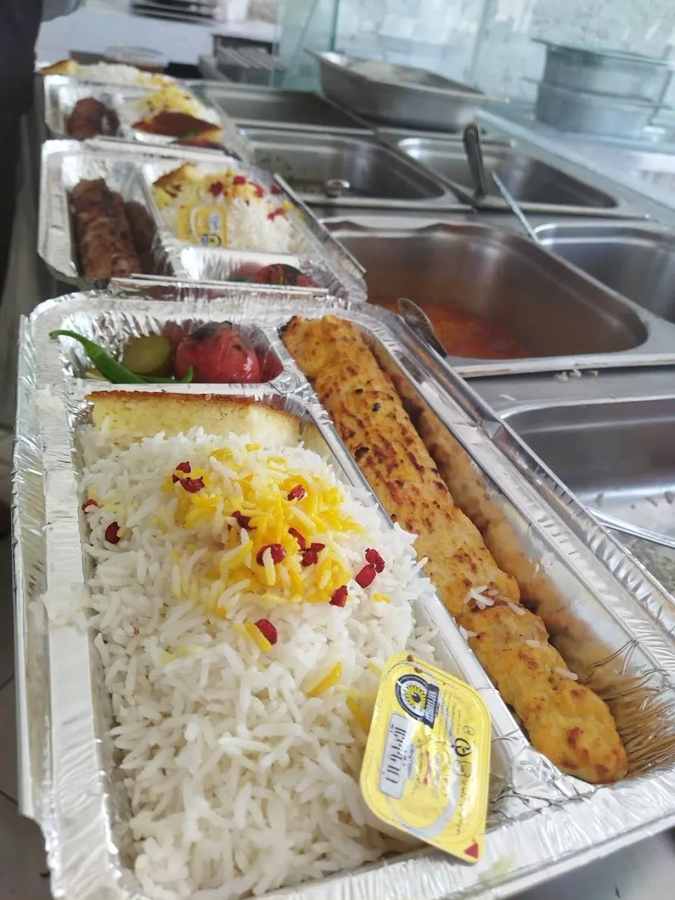 تهیه غذا ستاره طلایی - کترینگ و تهیه غذا در کرمان