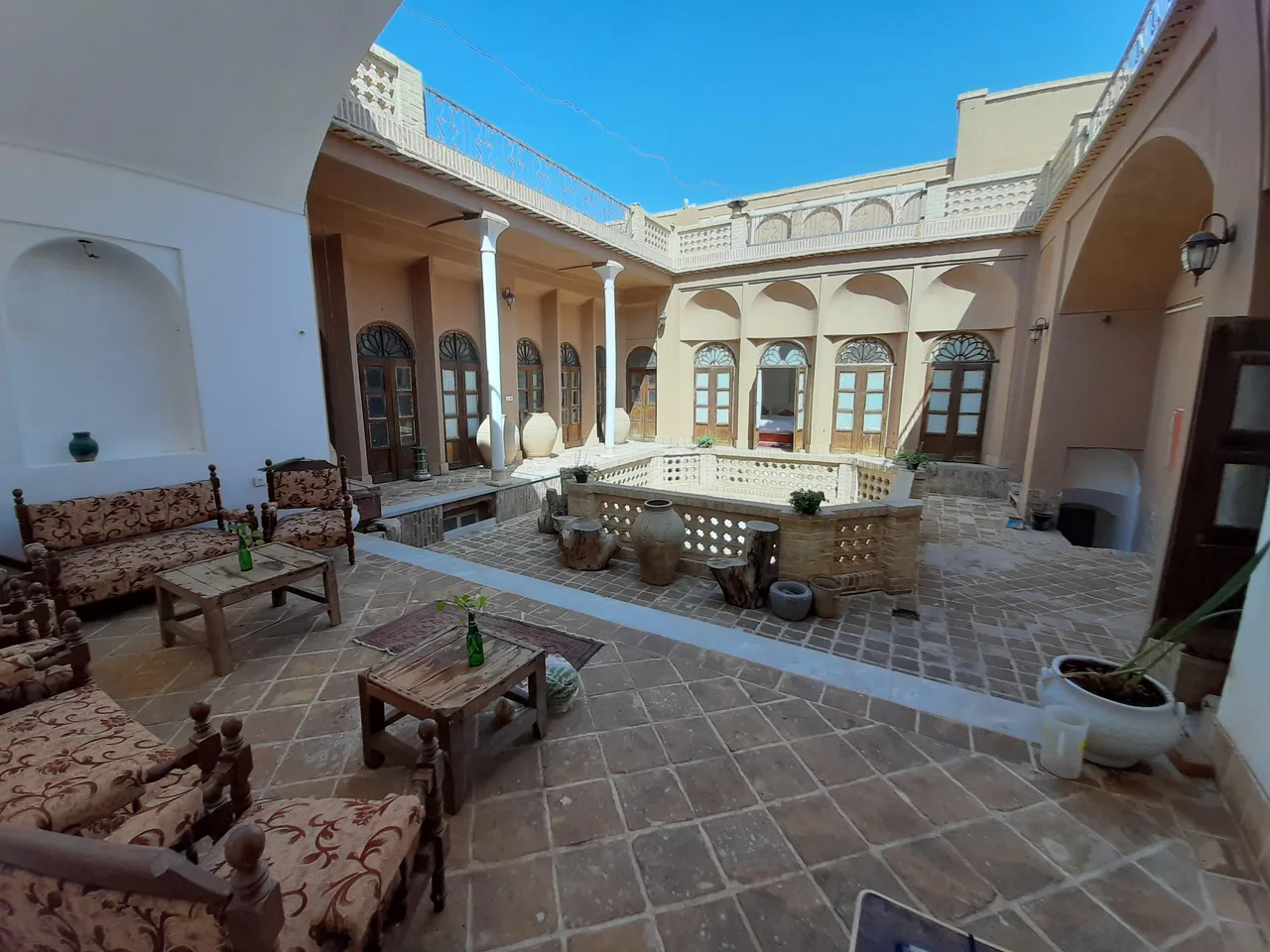 کافه رستوران چهار سوق
