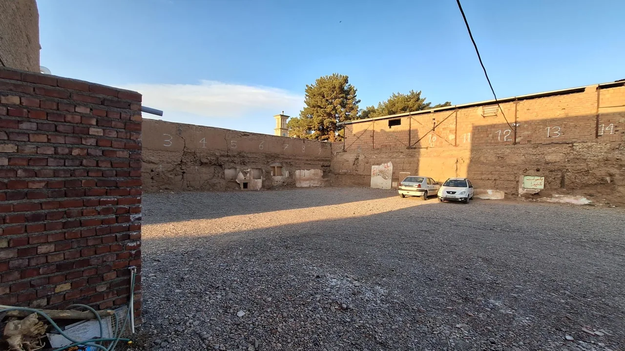 پارکینگ شبانه روزی یاس