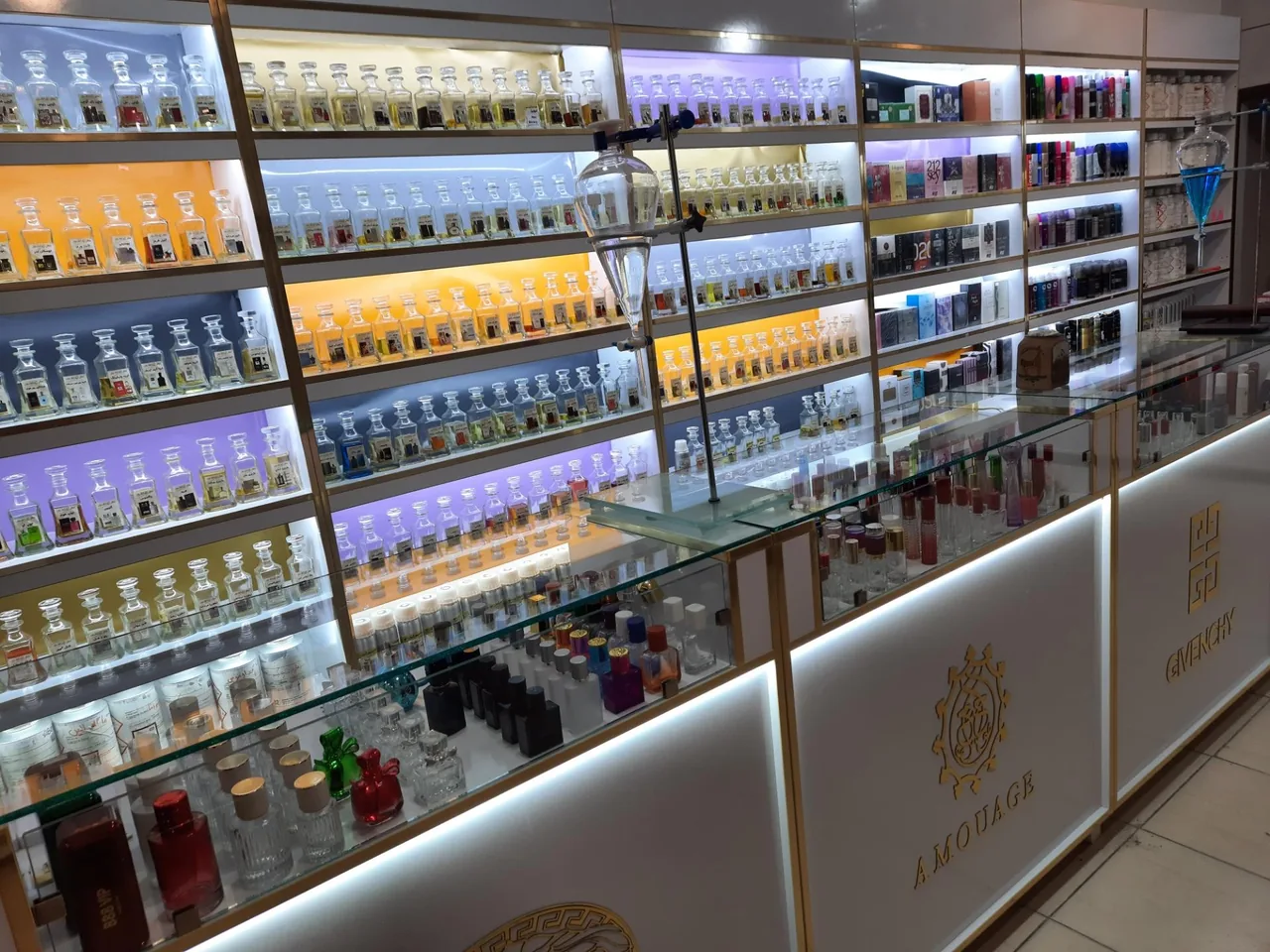 فروشگاه عطر ماهور - تصویر 4