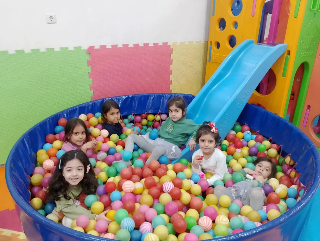 خانه بازی یاس