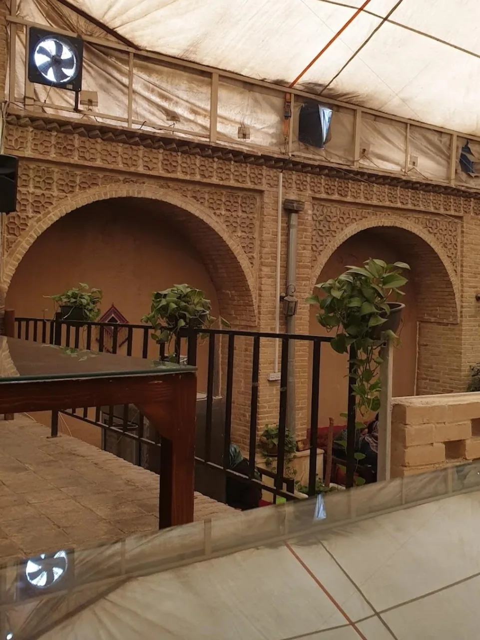 رستوران حیاط خلوت - تصویر 2