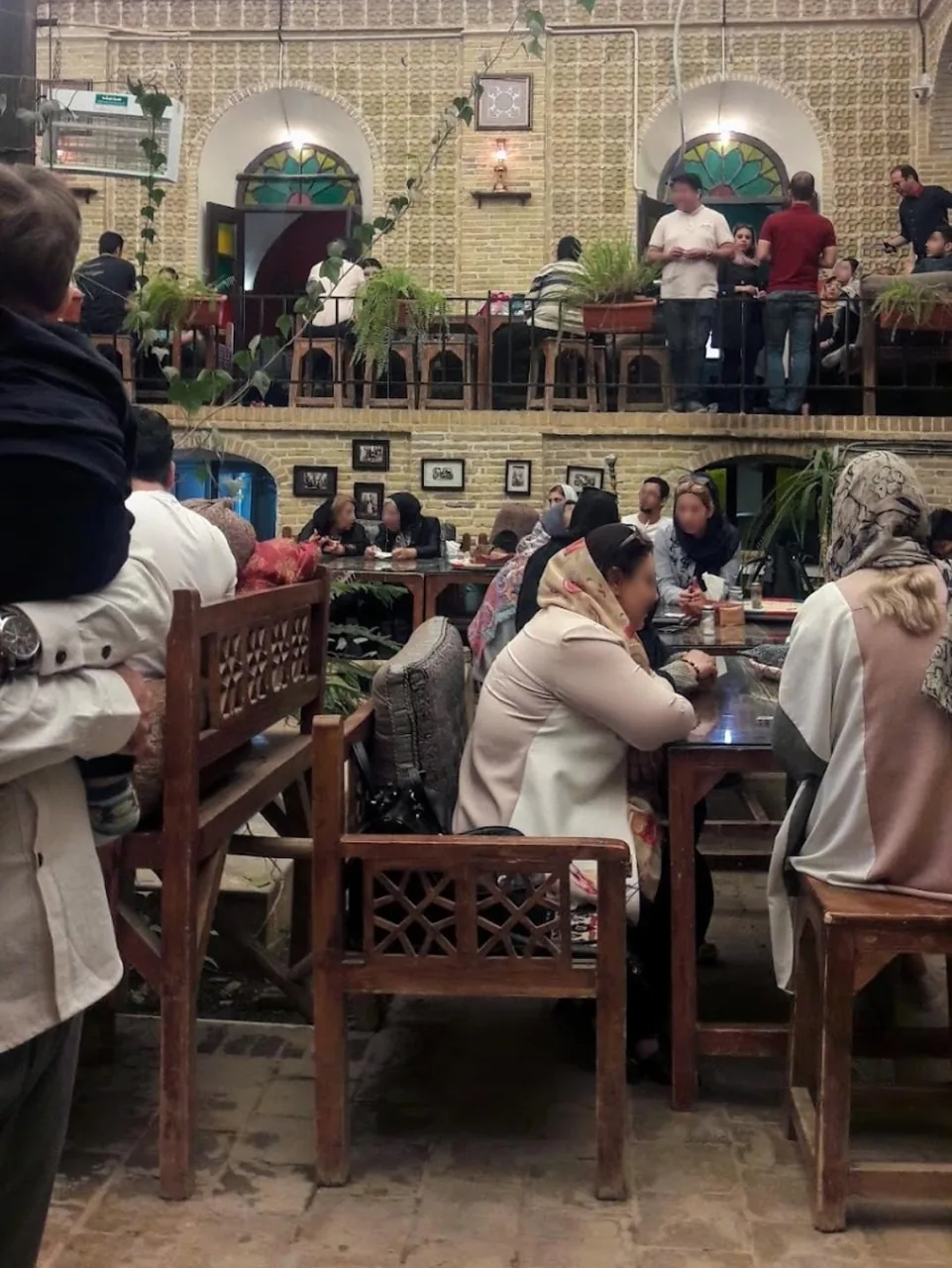 رستوران حیاط خلوت - تصویر 4