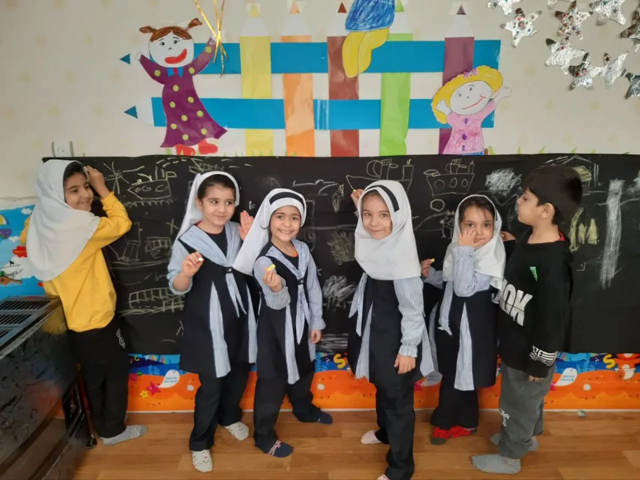 مهد کودک وپیش دبستانی و خانه بازی دردونه های زندگی - تصویر 2