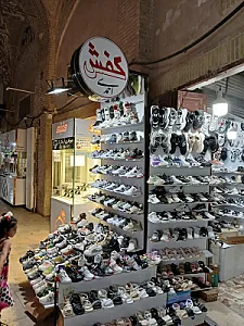کفش میکائیل احمدی
