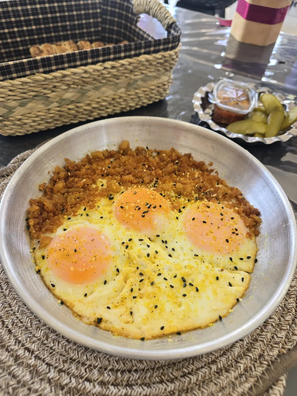 کافه صبحانه عامو حمید