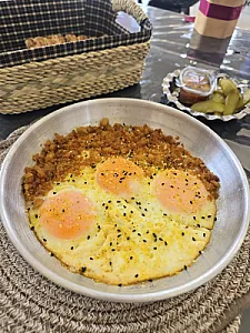 کافه صبحانه عامو حمید