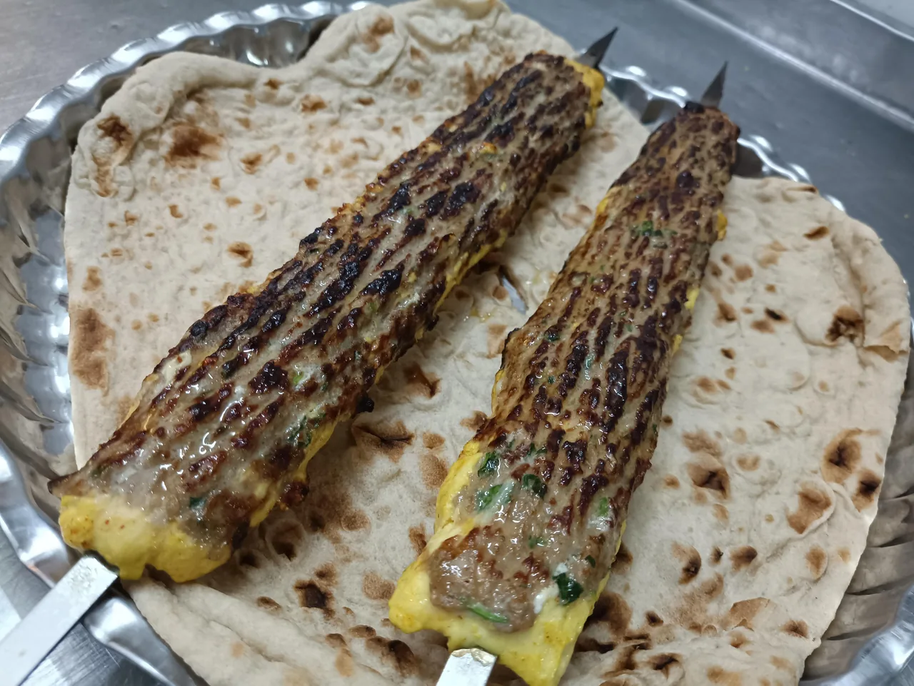 چلو کبابی زمرد - تصویر 2