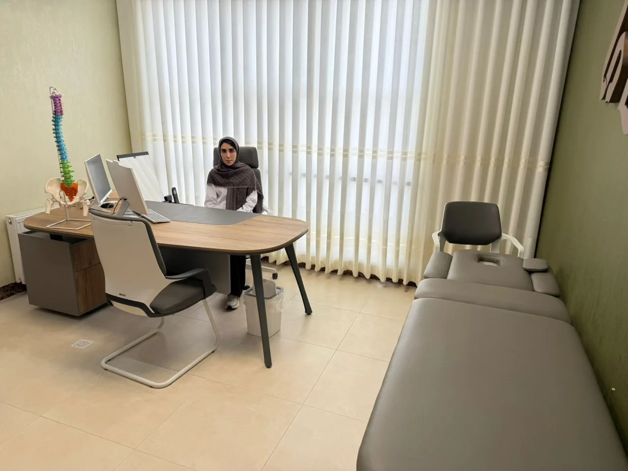 کلینیک فیزیوتراپی لاوین(دکترغزل حسینی)