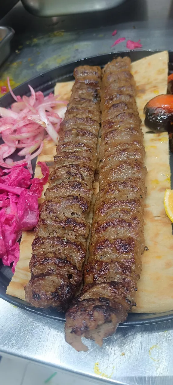 رستوران قم باربیکیو ، کبابچی سابق - تصویر 5