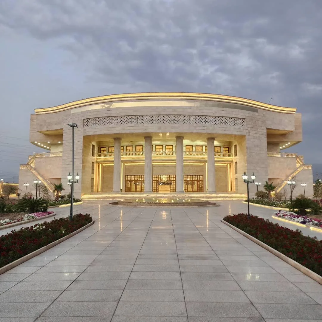 عمارت مجلل داریوش