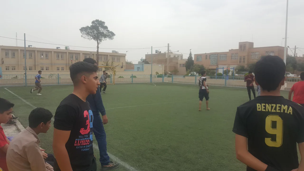 دبیرستان پسرانه دوره اول شهدای دانش آموز - تصویر 4