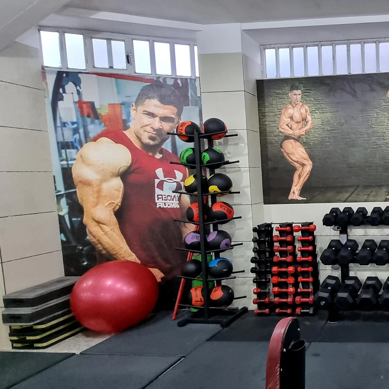 باشگاه پرورش اندام پیکرتراشان چهار منار
