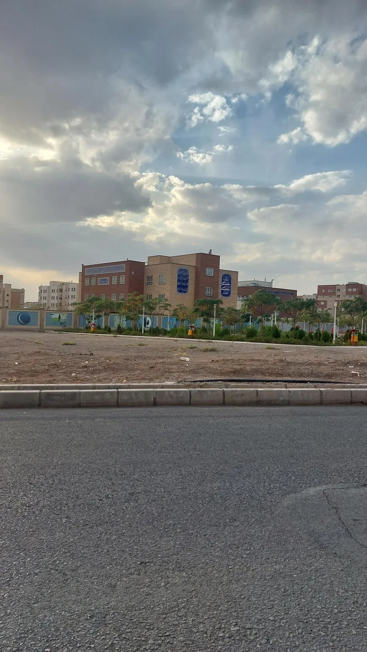 مدرسه آیت الله ظاهری - تصویر 2