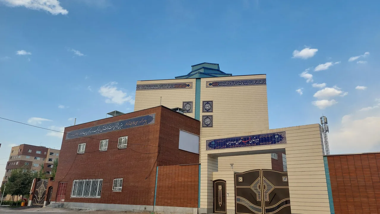 مدرسه آیت الله ظاهری - تصویر 6