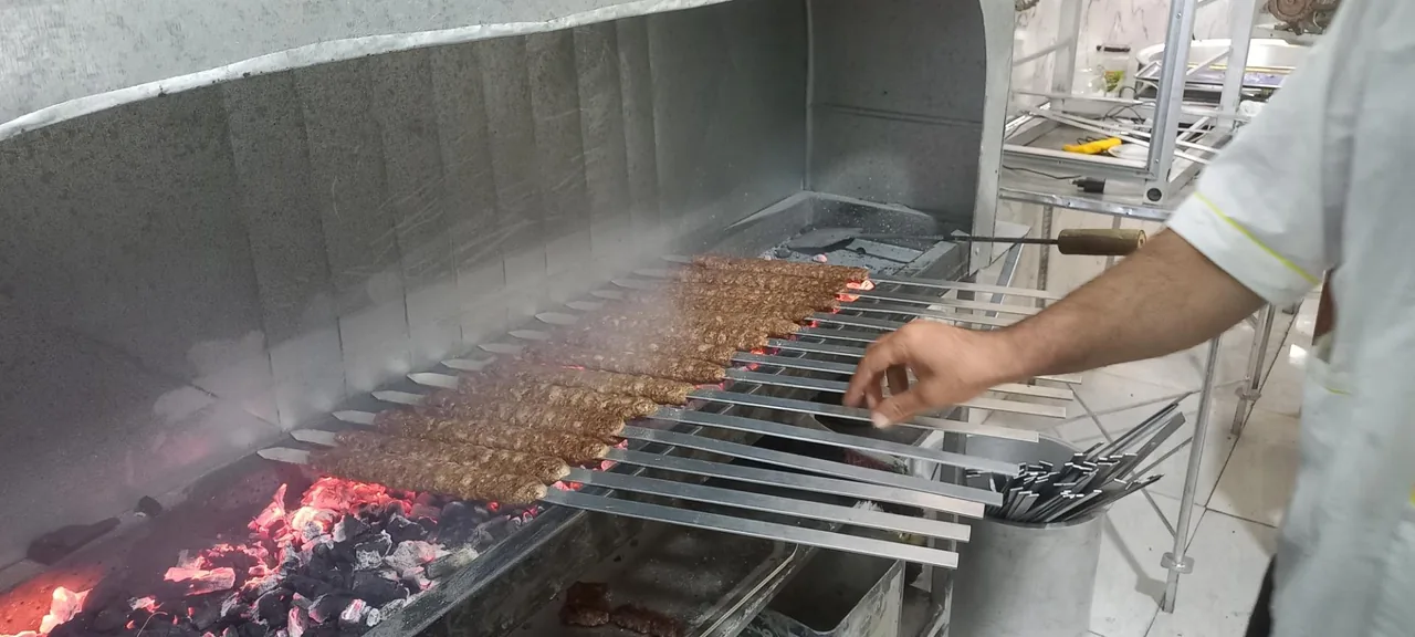 کبابسرای عطر ریحون - تصویر 2