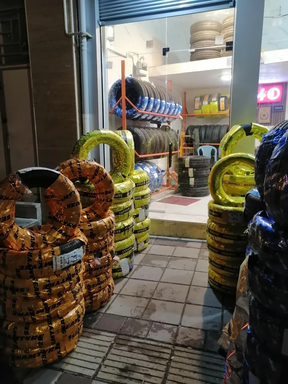 لاستیک درخشان - تصویر 2
