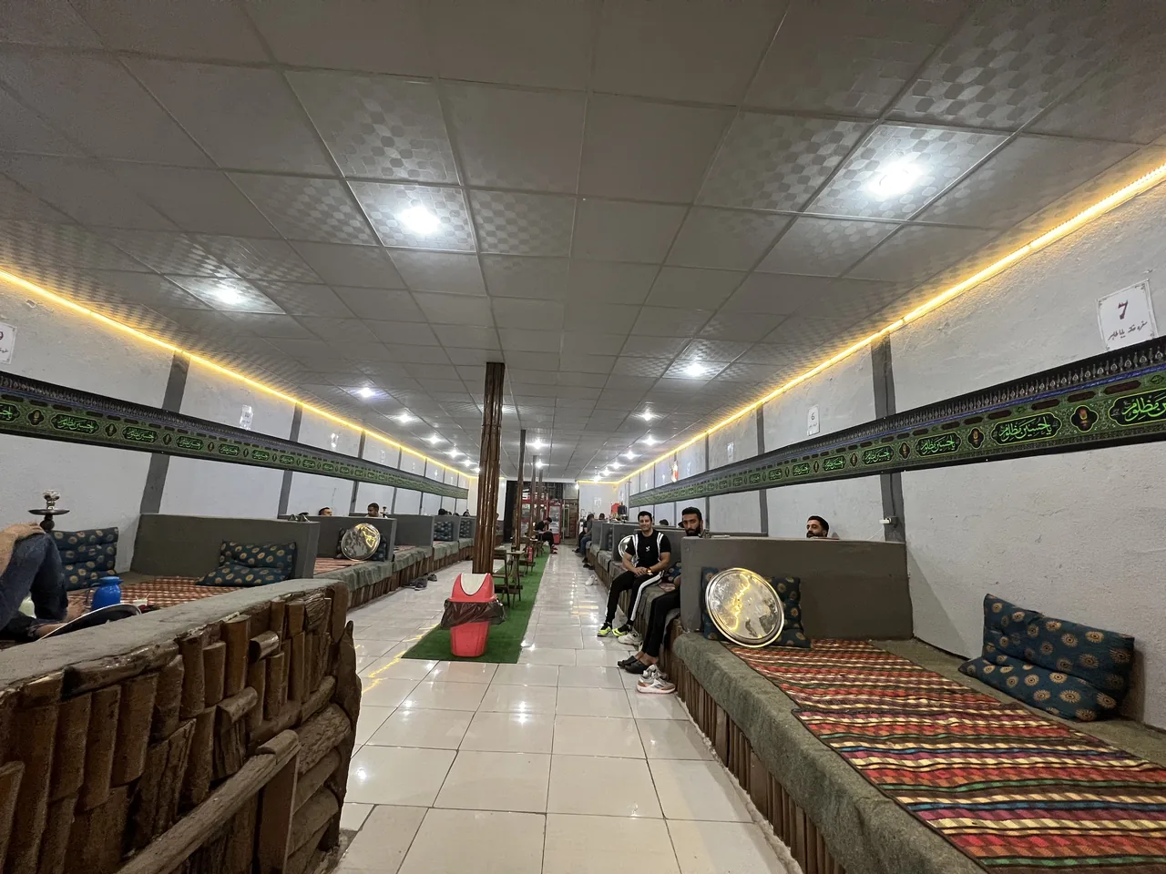 کافه بابا طاهر - تصویر 3