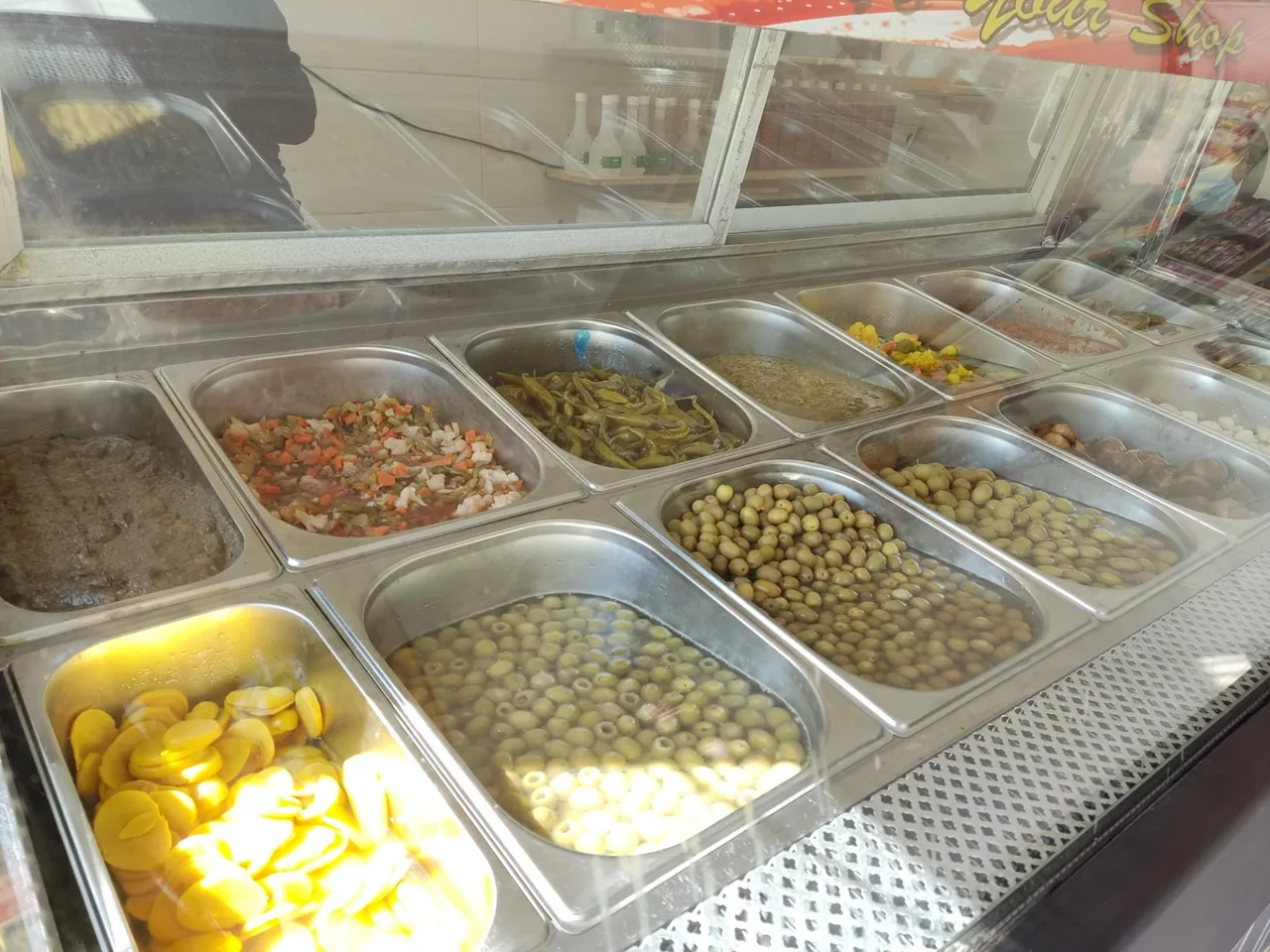 ترشیجات و خوشمزه جات الیسا - خواربار و بقالی در کرمانشاه