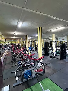 باشگاه بدنسازی کاوه